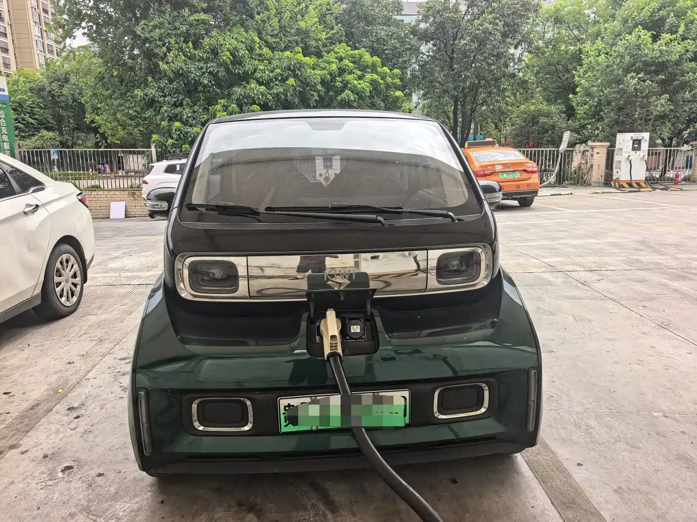 Фото 2 - Baojun KiWi EV