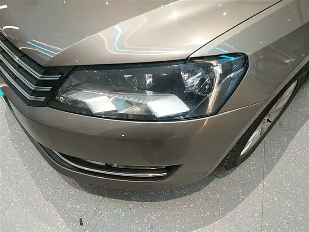 Volkswagen Passat 2014 1.8TSI DSG Luxury Edition фото 24
