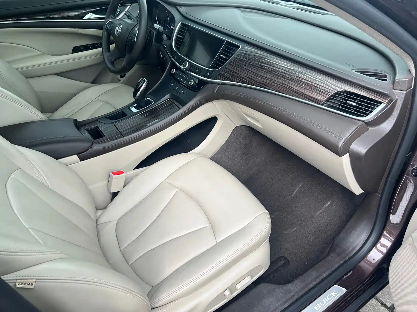 Фото 10 - Buick LaCrosse
