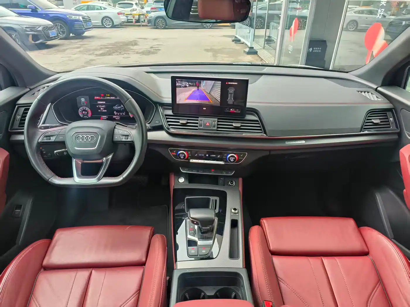 Audi Q5L 2024 Model 40 TFSI Luxury Dynamic фото 6