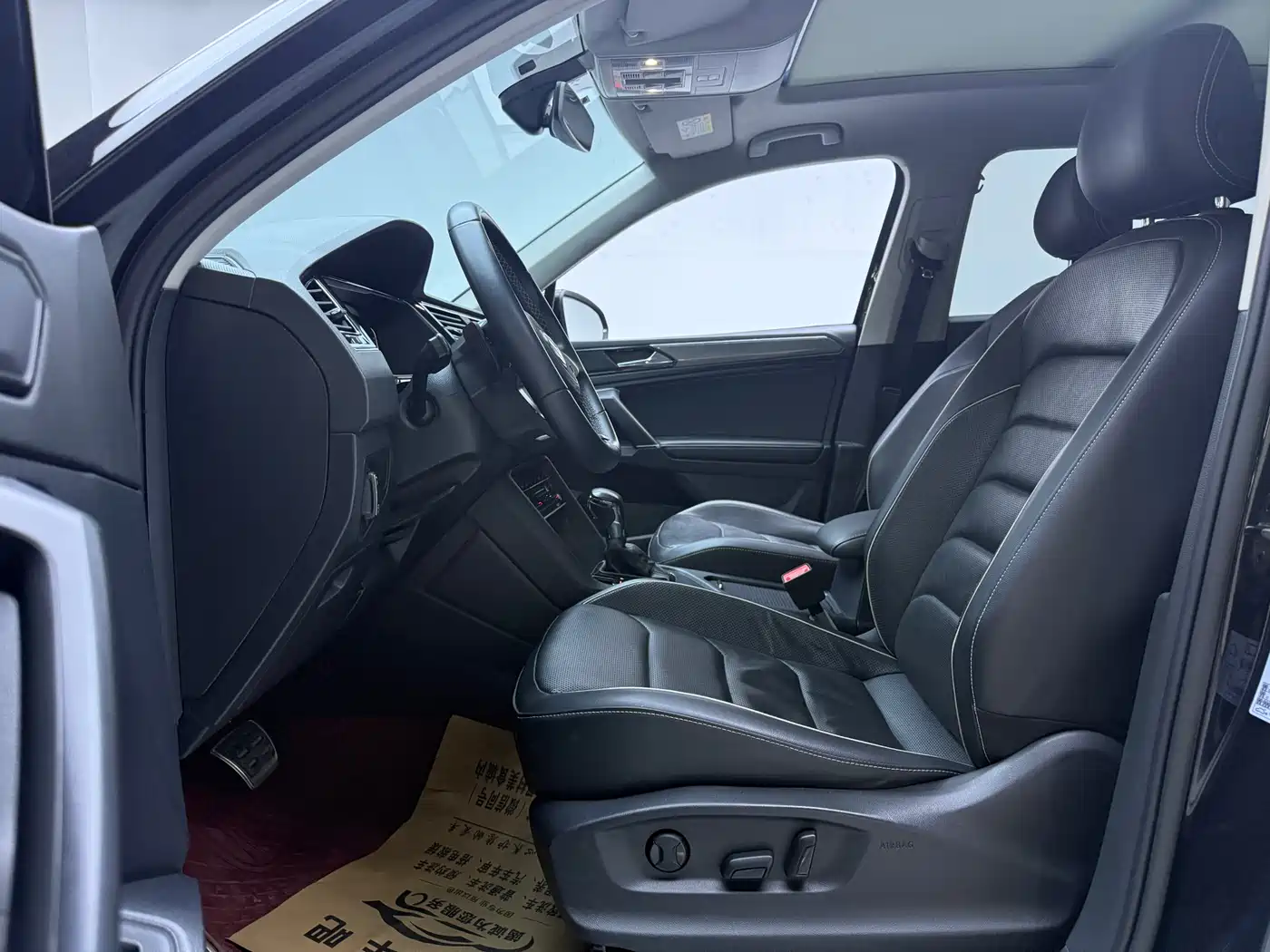 Volkswagen Tiguan L 2020 330TSI Auto 2WD R-Line Flagship China VI фото 4