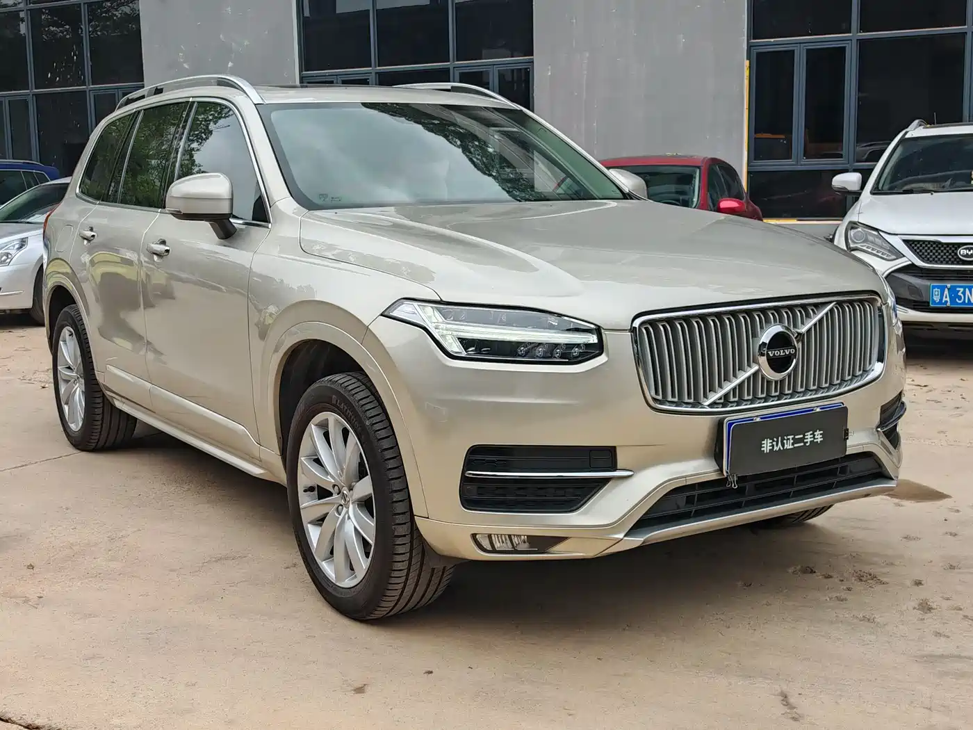 VOLVO XC90