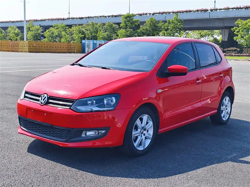 Volkswagen Polo 2013 1.4L Automatic Luxury Edition