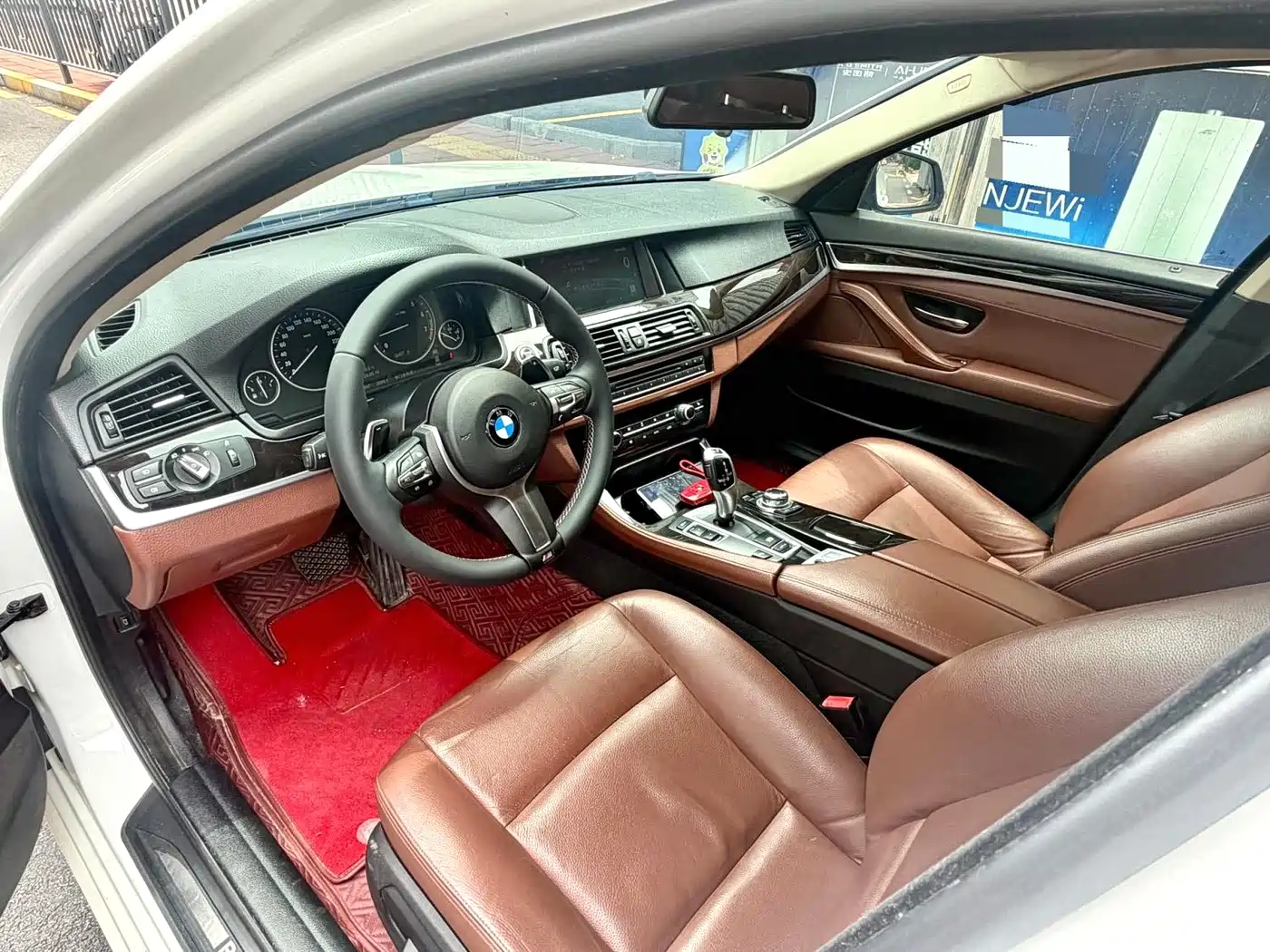 BMW 5 Series 2014 525Li Leading фото 9