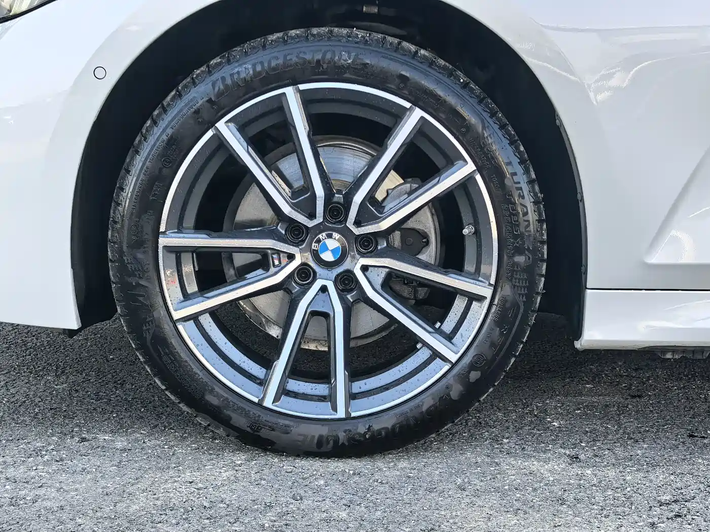 BMW 3 Series 2024 325Li M Sport Package фото 4