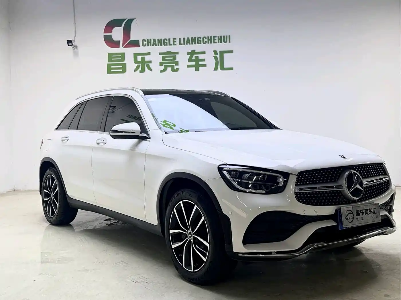 MERCEDES-BENZ GLC