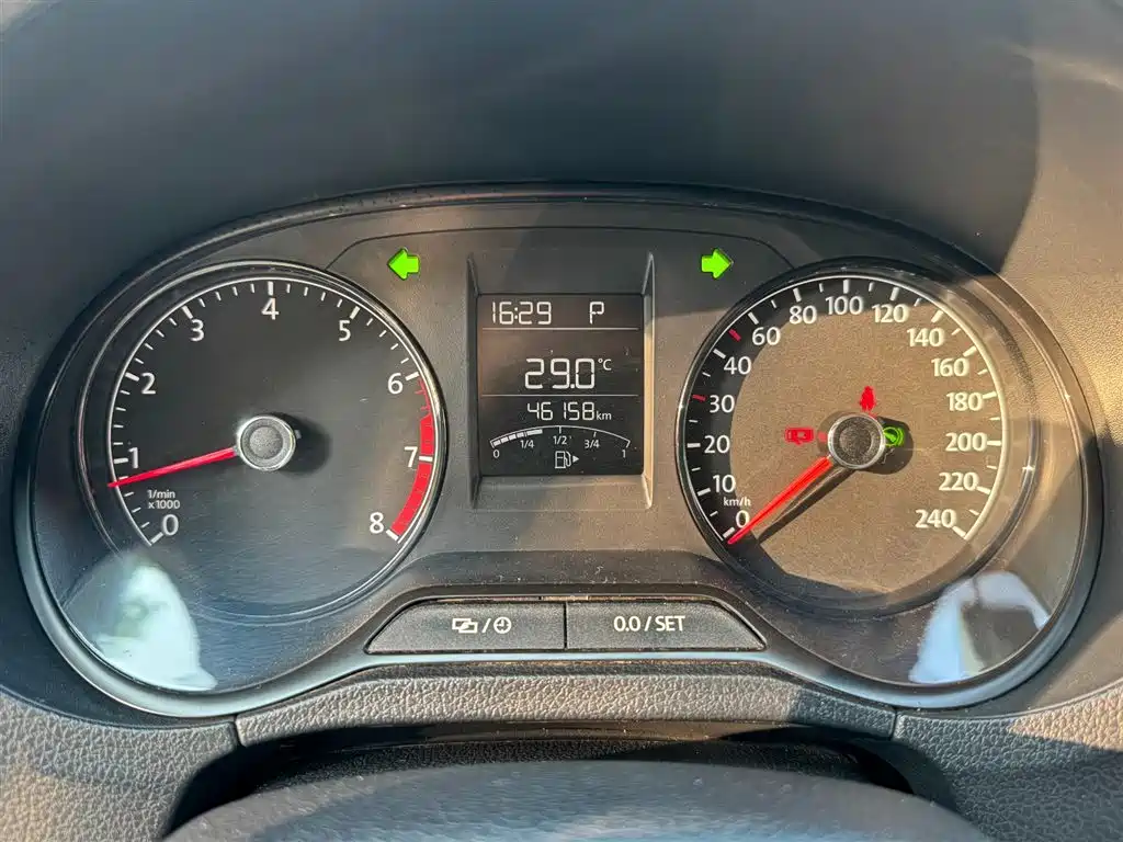 Volkswagen Polo 2018 1.5L Auto Safe Drive фото 2