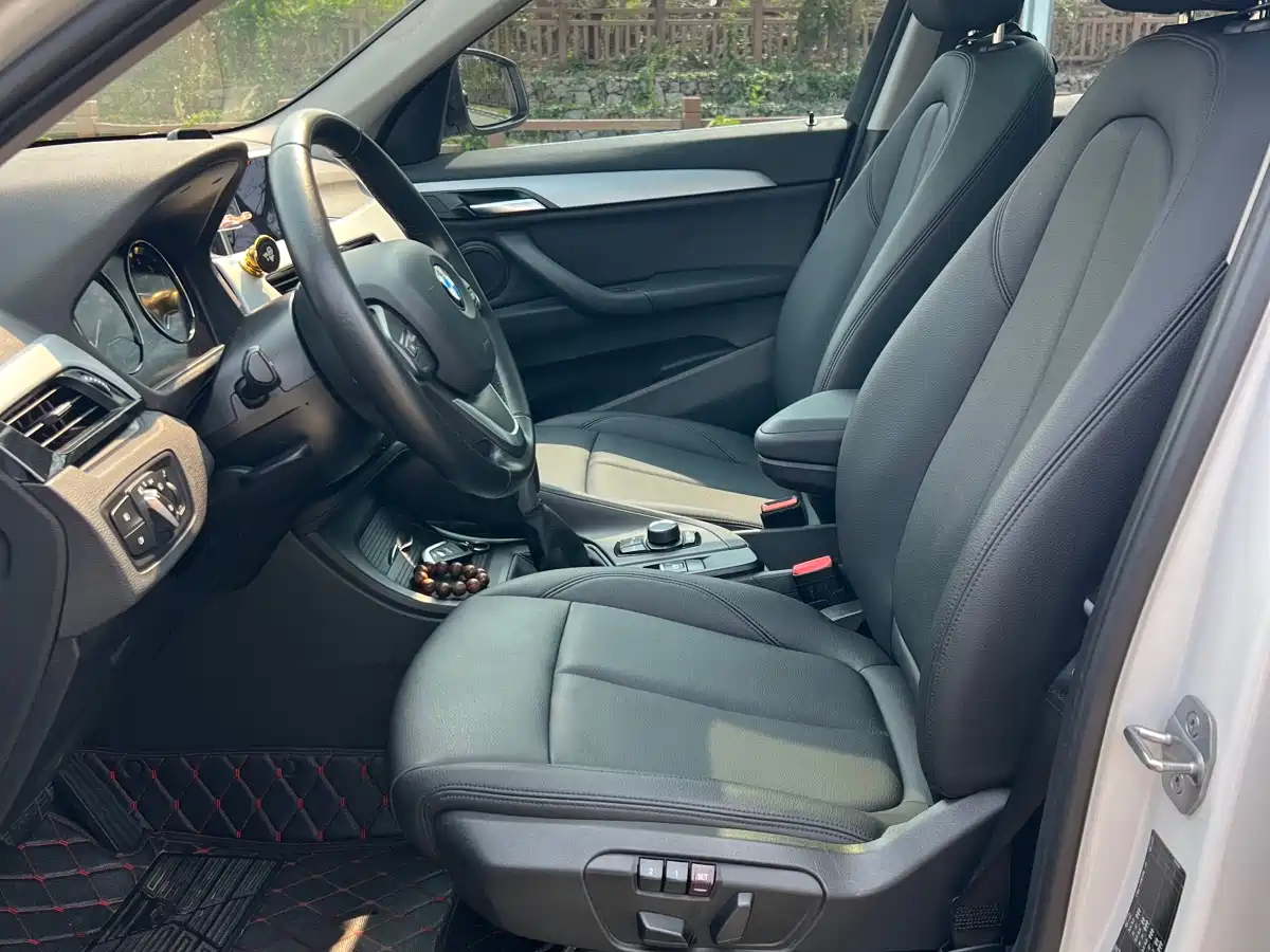 BMW X1 2019 sDrive20Li Leading Model фото 11