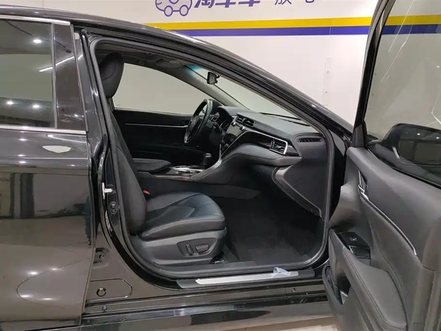 Toyota Camry 2019 Facelift 2.0G Luxury Edition фото 8