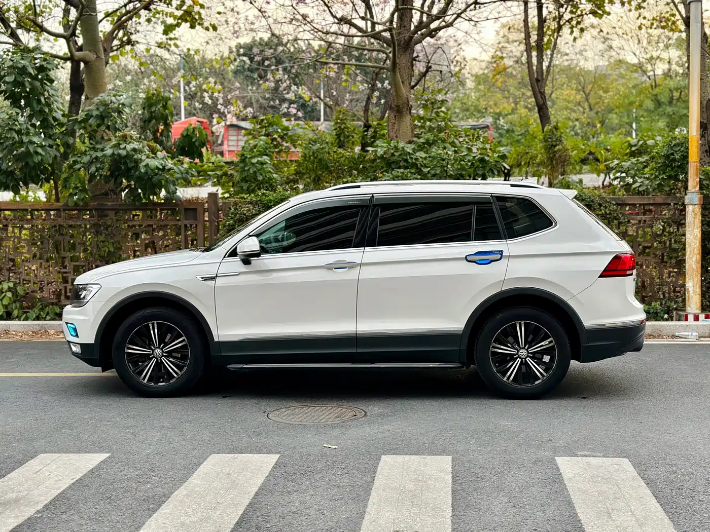 Volkswagen Tiguan L 2019 330TSI Automatic 2WD Panorama Comfort Edition China VI фото 3