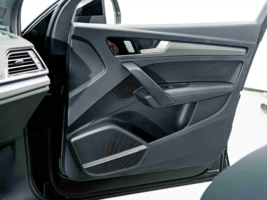 Audi Q5L 2025 45 TFSI Luxury Dynamic фото 16