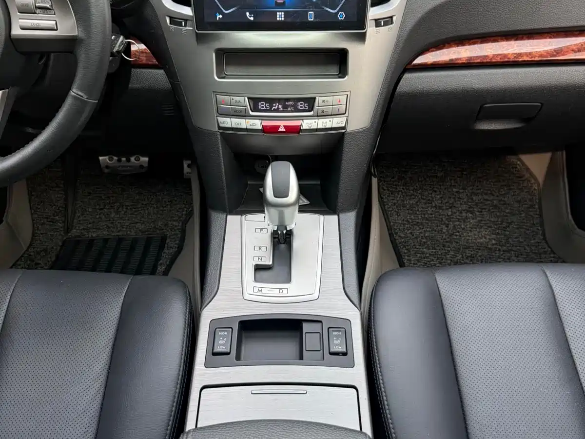 Subaru Outback 2011 2.5i Luxury Edition фото 13