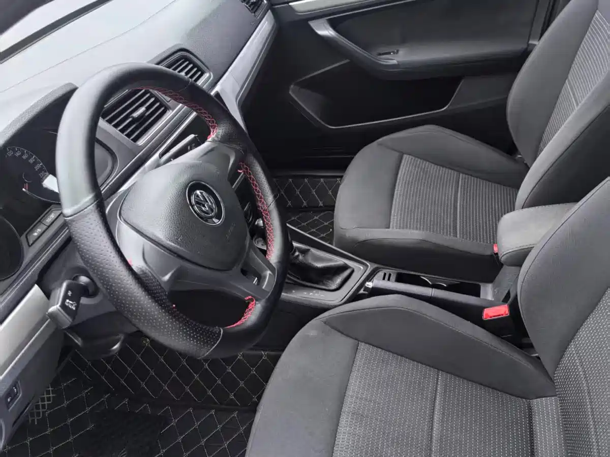 Volkswagen Lavida 2017 1.6L Automatic Trend Edition фото 3