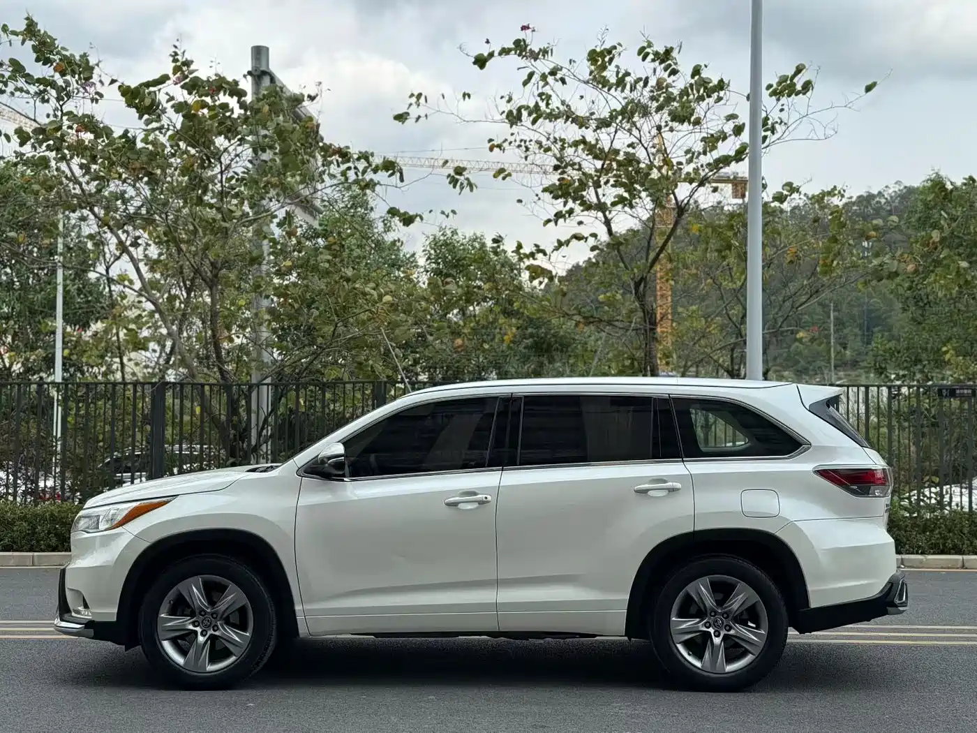 Toyota Highlander 2015 2.0T AWD Luxury Edition 7-seater фото 7