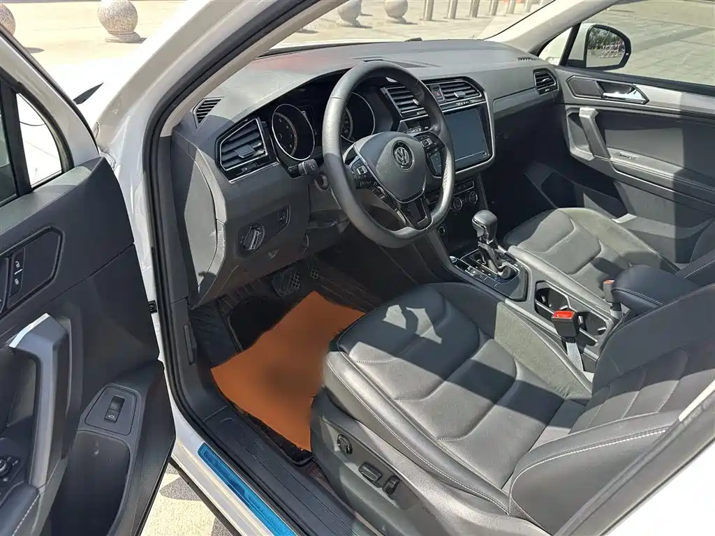 Volkswagen Tiguan L 2020 330TSI Auto 2WD Smart Luxury China VI фото 9