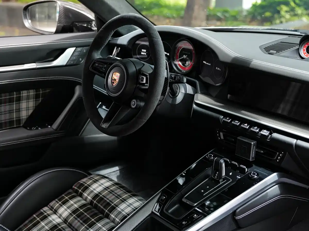 Porsche 911 2022 Turbo S 3.7T фото 17