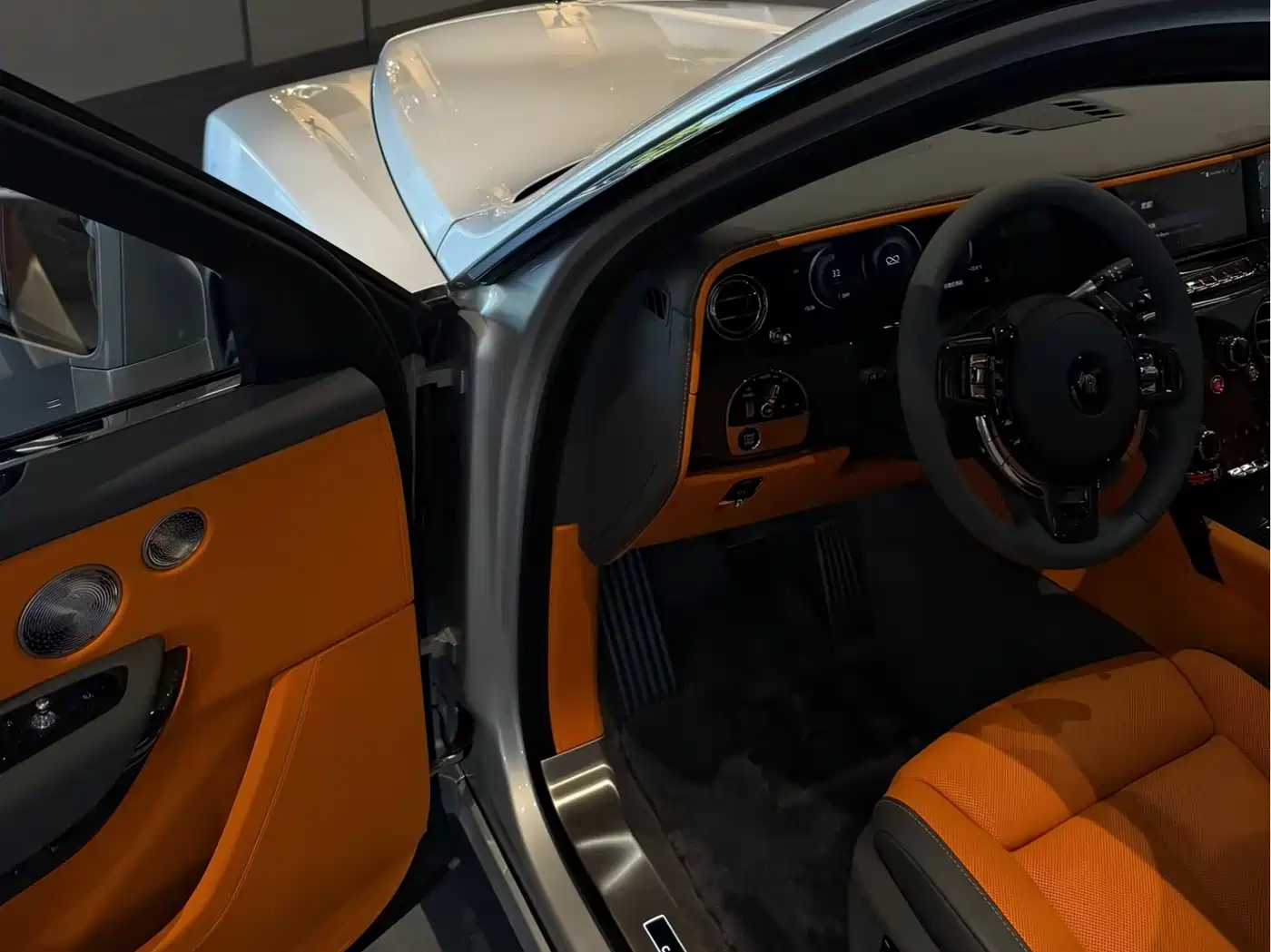 Rolls-Royce Cullinan фото 11