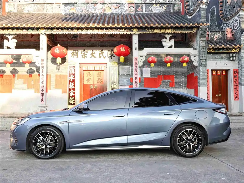 BYD Seal 2024 Glory Edition DM-i 1.5L 121km Luxury фото 10