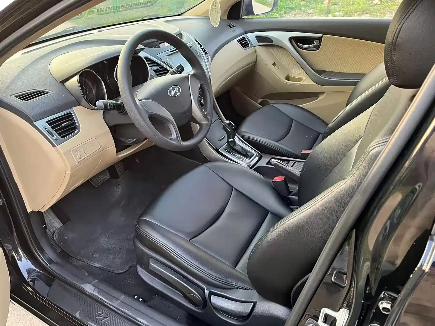 Hyundai Langdong 2013 1.6L Automatic Premium фото 9