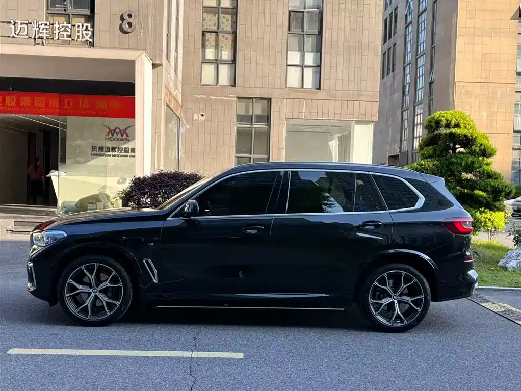 BMW X5 2022 Facelift xDrive 40Li M Sport Package фото 3