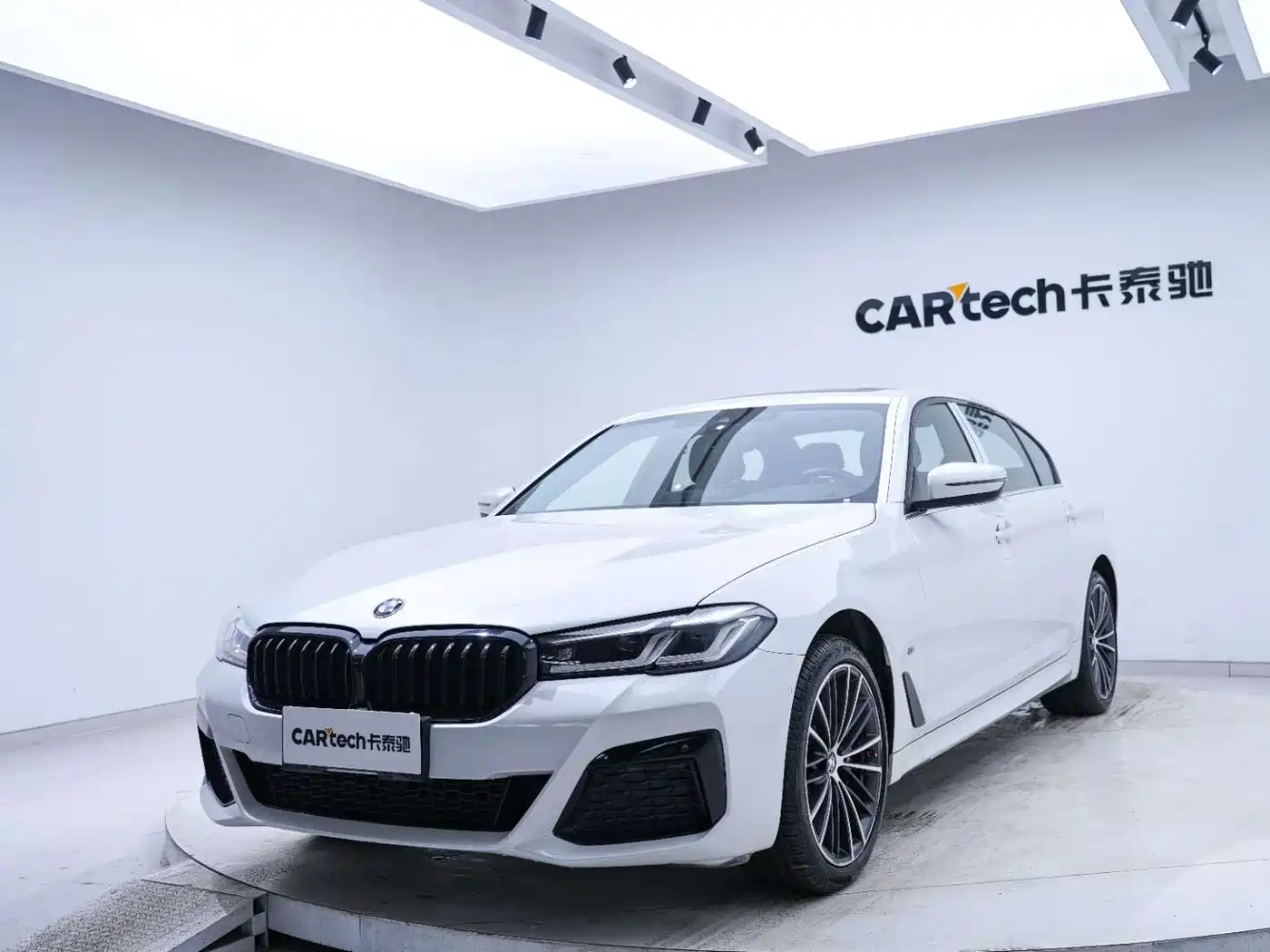 BMW 5 Series 2022 Facelift 530Li Leading M Sport Package фото 11
