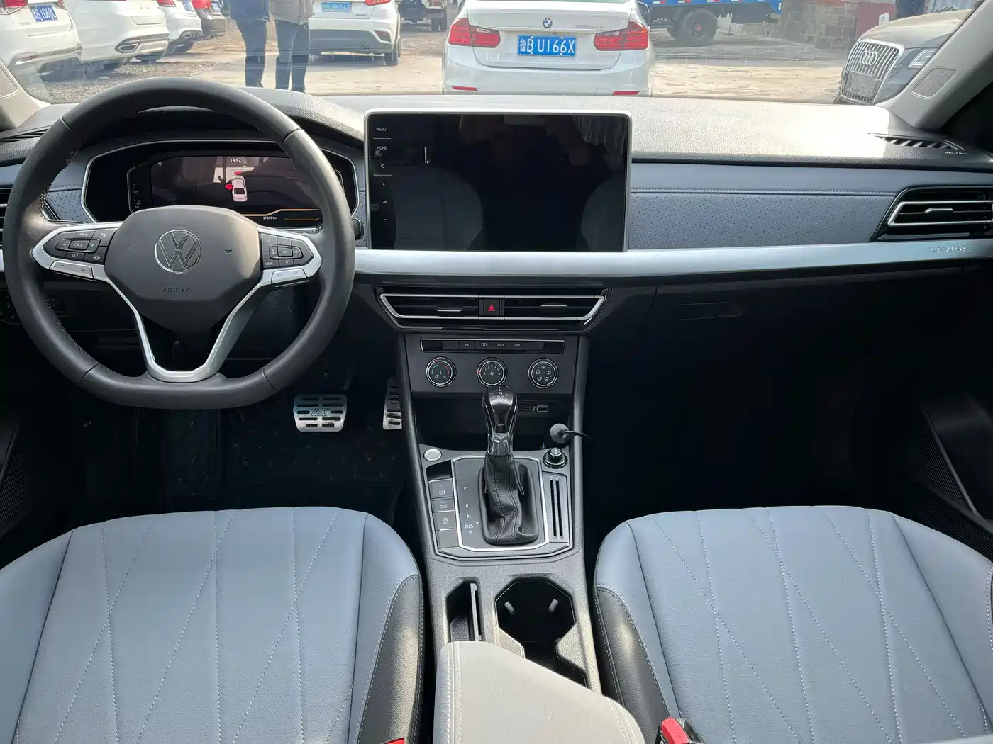 Volkswagen Lavida 2023 1.5L Auto Five Million Edition фото 8