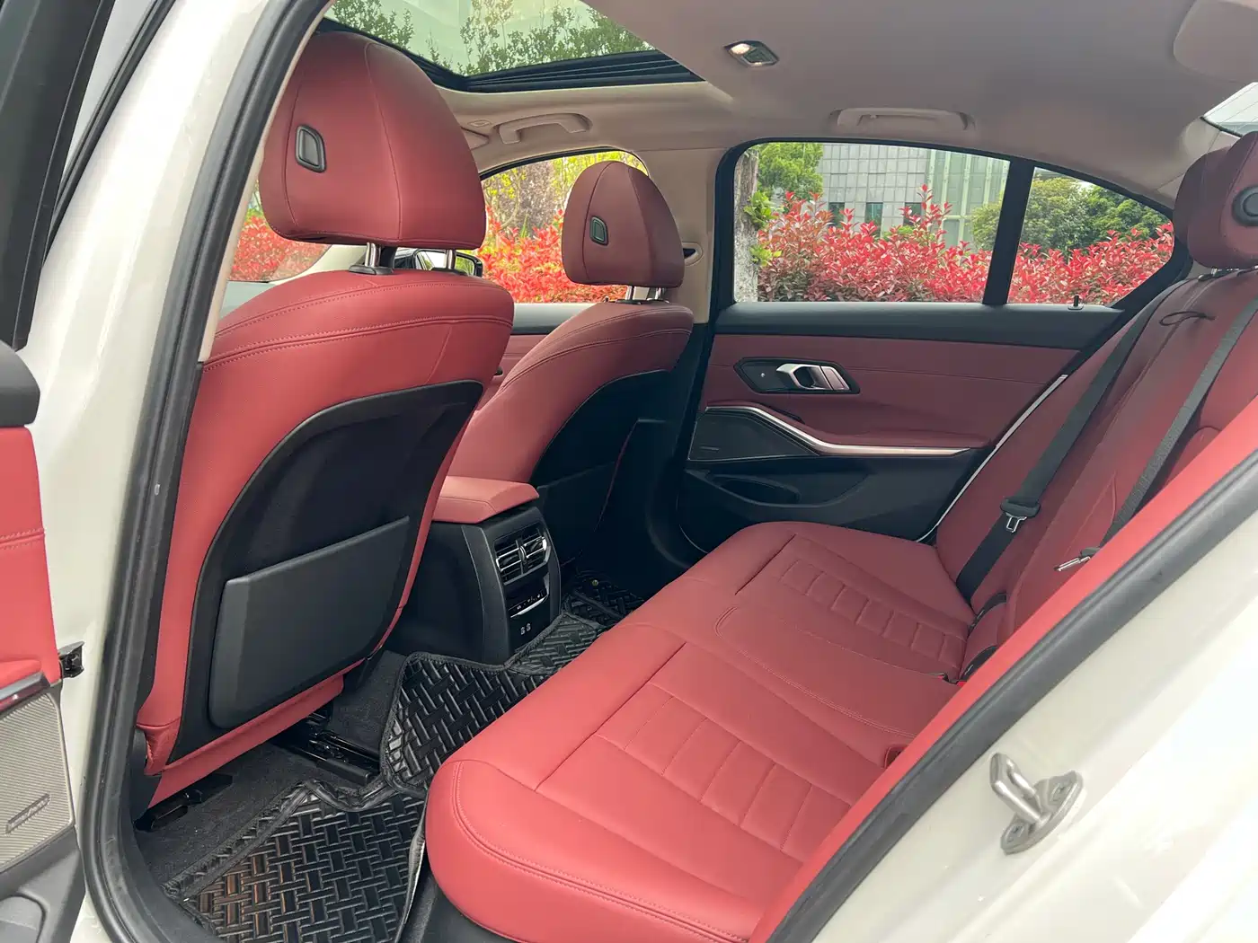 BMW 3 Series 2021 325i M Sport Night Edition фото 8