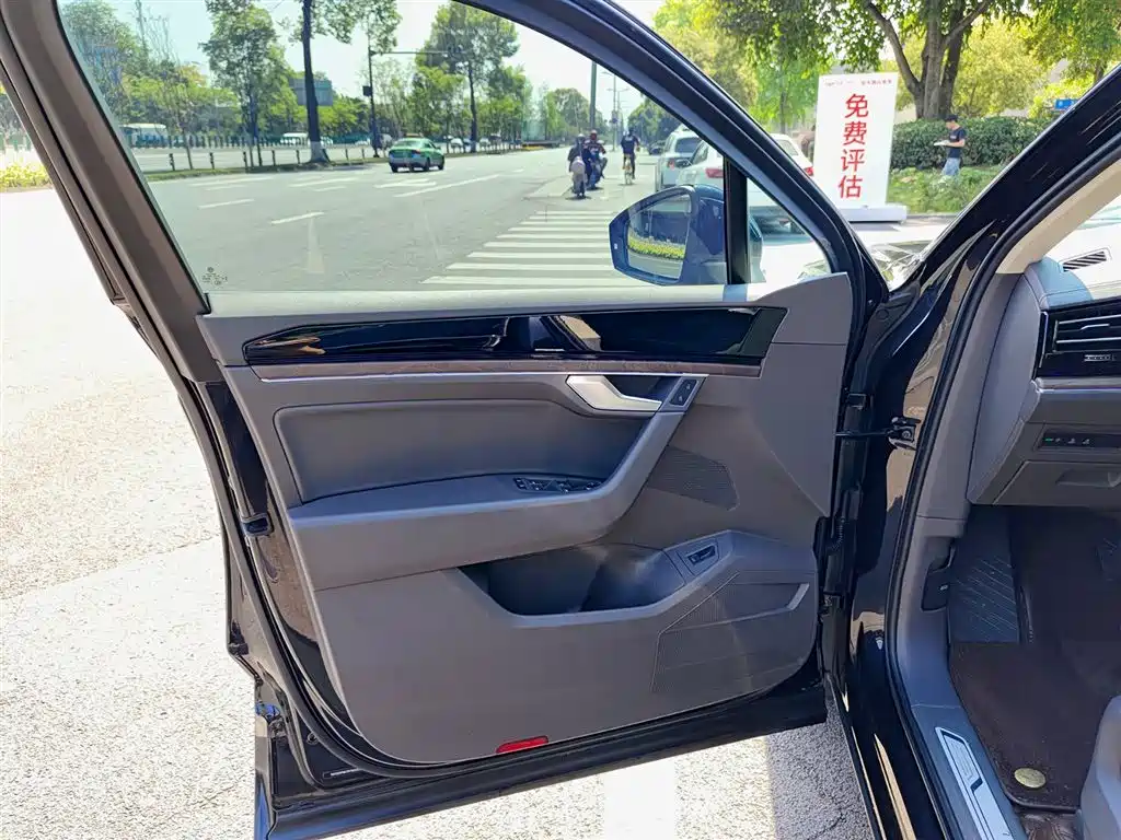 Volkswagen Touareg 2021 2.0TSI R-Line фото 6