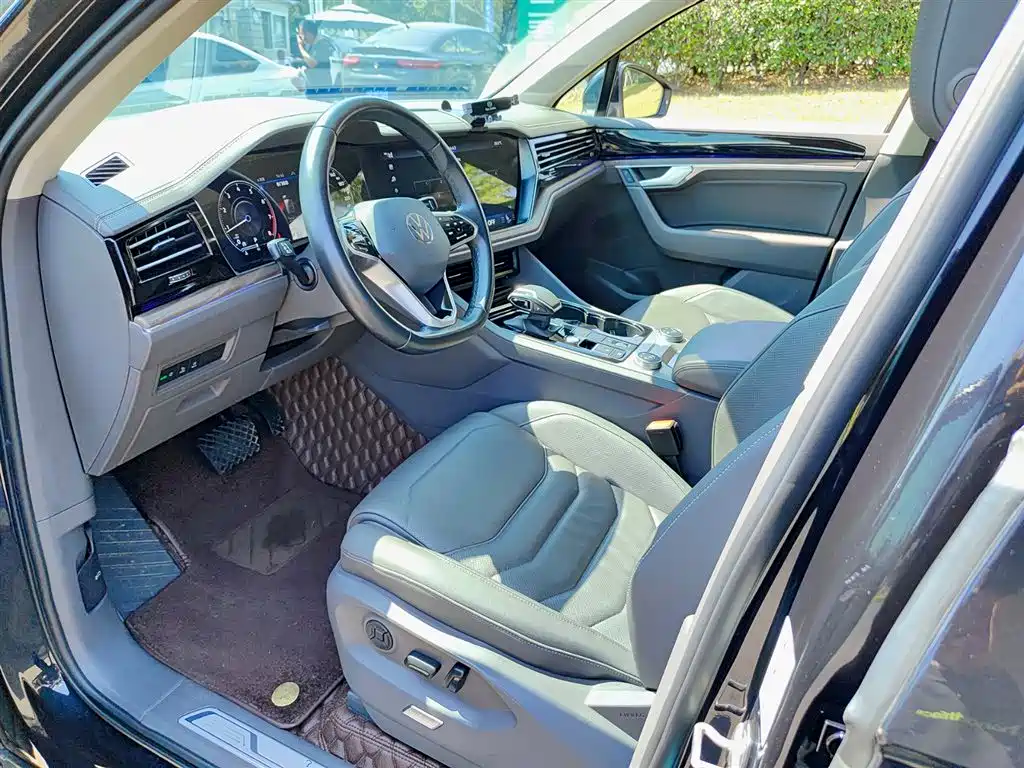 Volkswagen Touareg 2021 2.0TSI R-Line фото 7