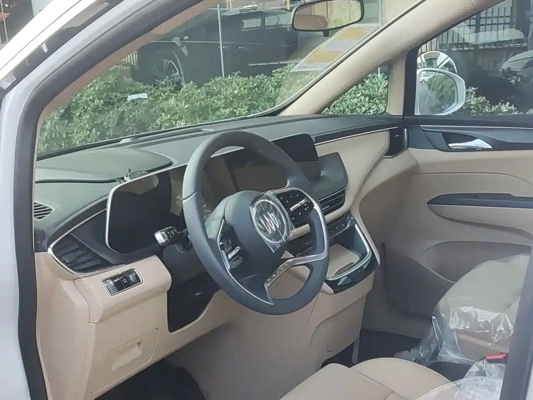 Buick GL8 2025 Land Business Class First Edition фото 9