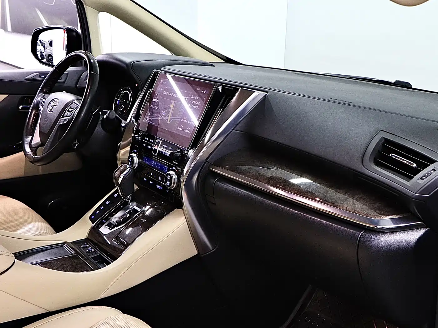 Toyota Vellfire 2021 Crown Hybrid 2.5L HV Supreme Edition фото 15