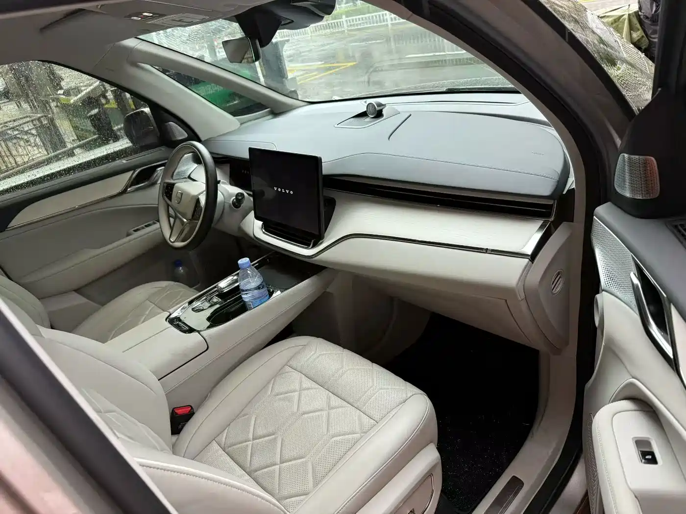 Volvo EM90 2024 2025 Ultra Six-Seater