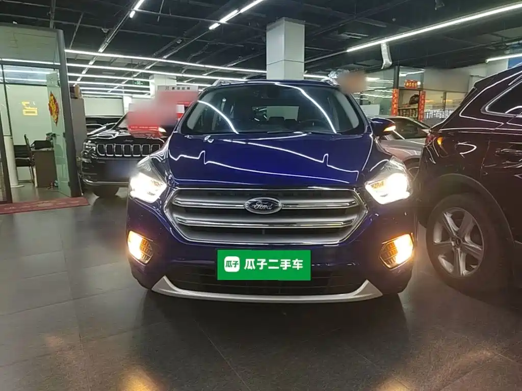 Фото 3 - Ford Kuga