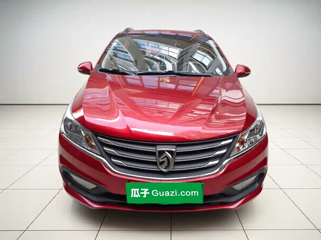 Photo 2 - Baojun 310