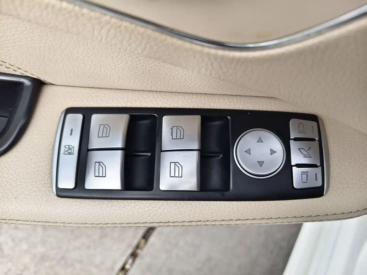 Mercedes-Benz E-Class 2015 E 260 L Sport фото 16