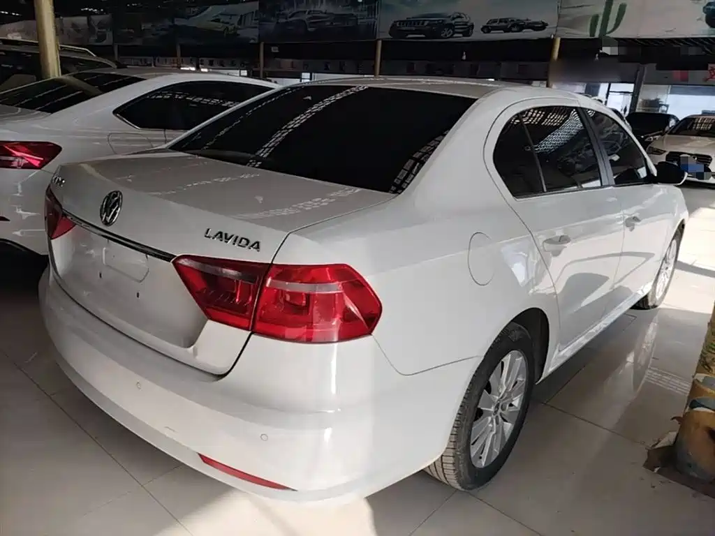 Volkswagen Lavida 2013 Facelift Classic 1.6L Automatic Comfort фото 7