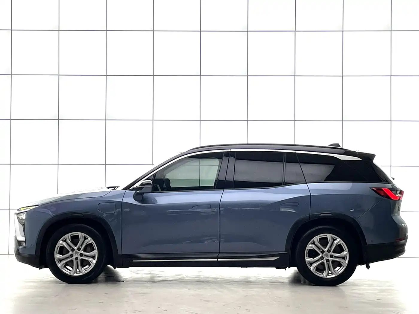 NIO ES8 2019 2018 355KM Base Model 7-Seater Version