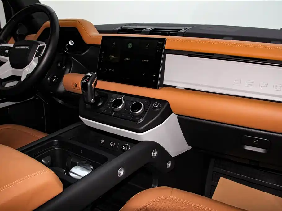 Land Rover Defender 2023 Facelift 110 3.0T P400 Dark Special Edition фото 22