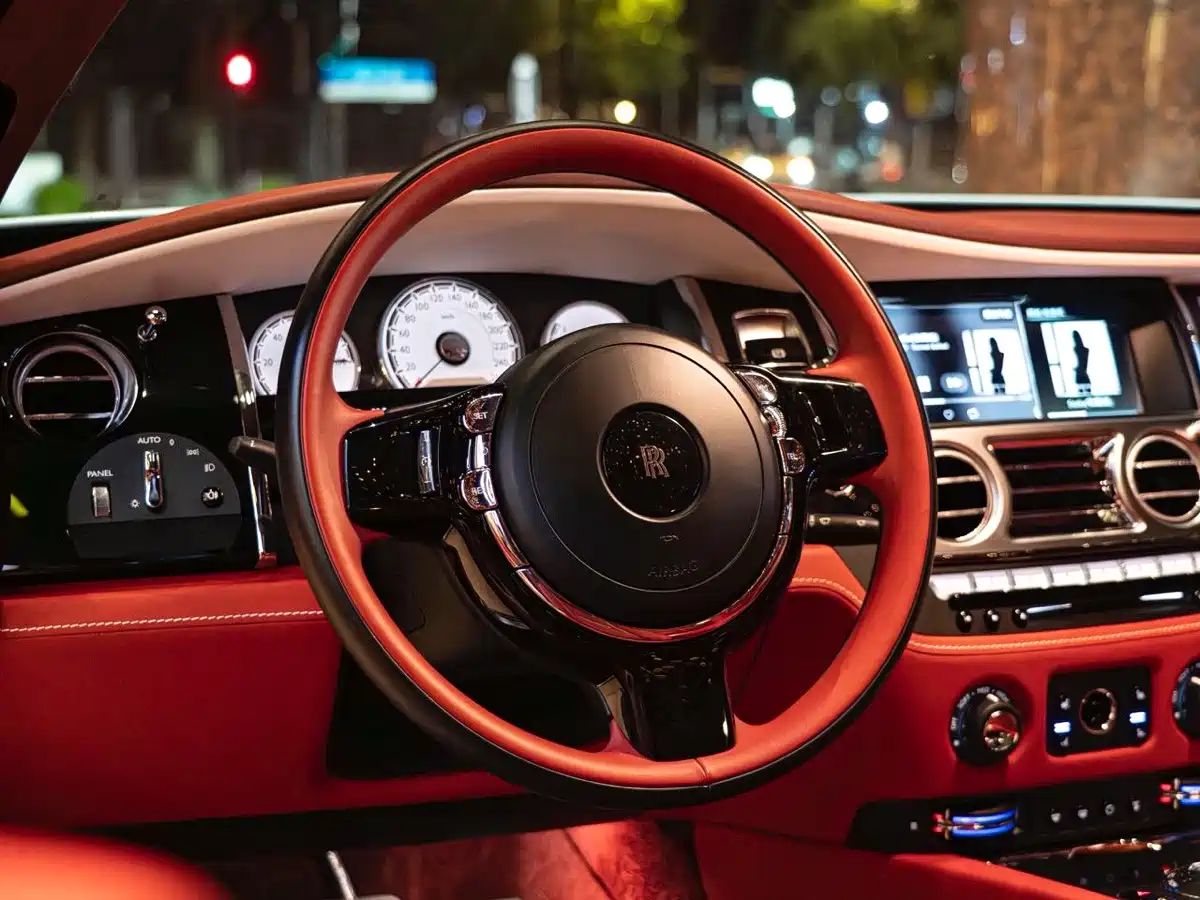 Фото 15 - Rolls-Royce Wraith