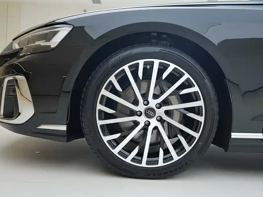 Audi A8 2023 A8L 45 TFSI quattro Luxury фото 15