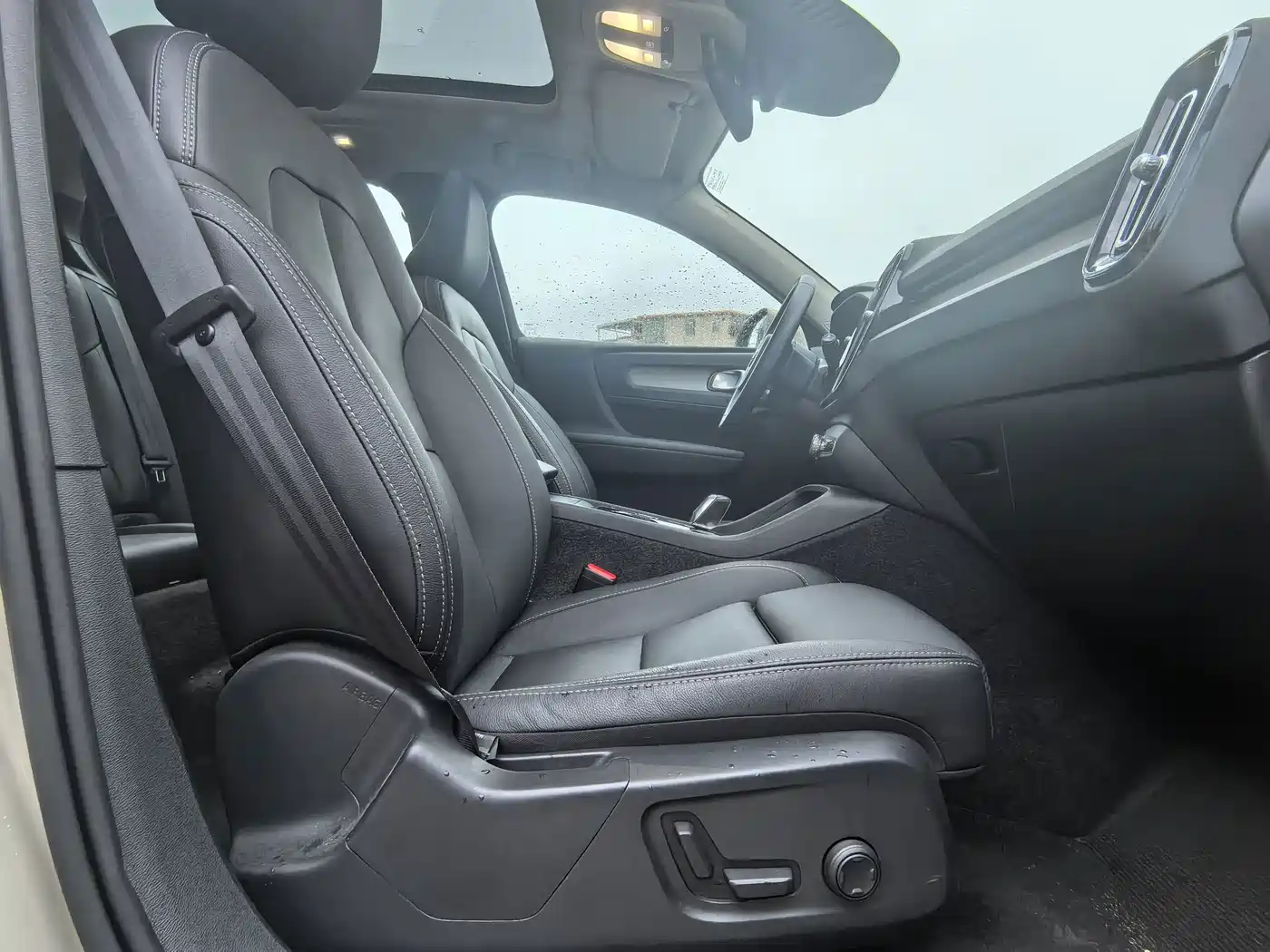 Volvo XC40 2024 2025 B4 AWD Smart Elite Luxury Edition