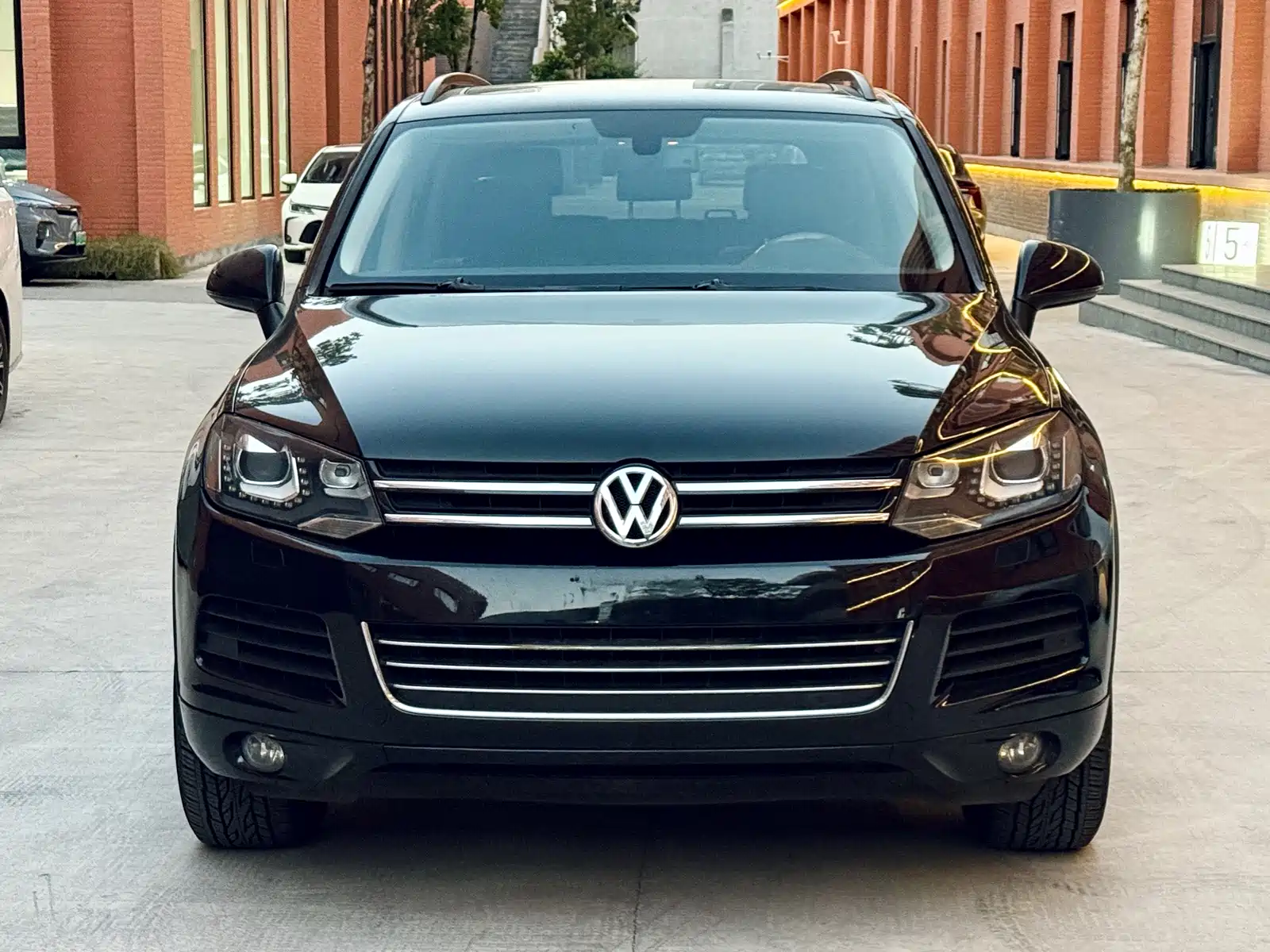 Фото 2 - Volkswagen Touareg