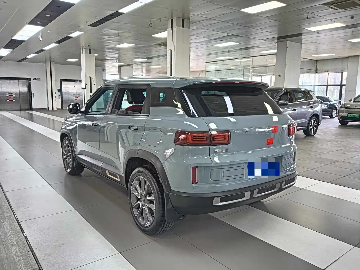 Фото 12 - Geely ICON