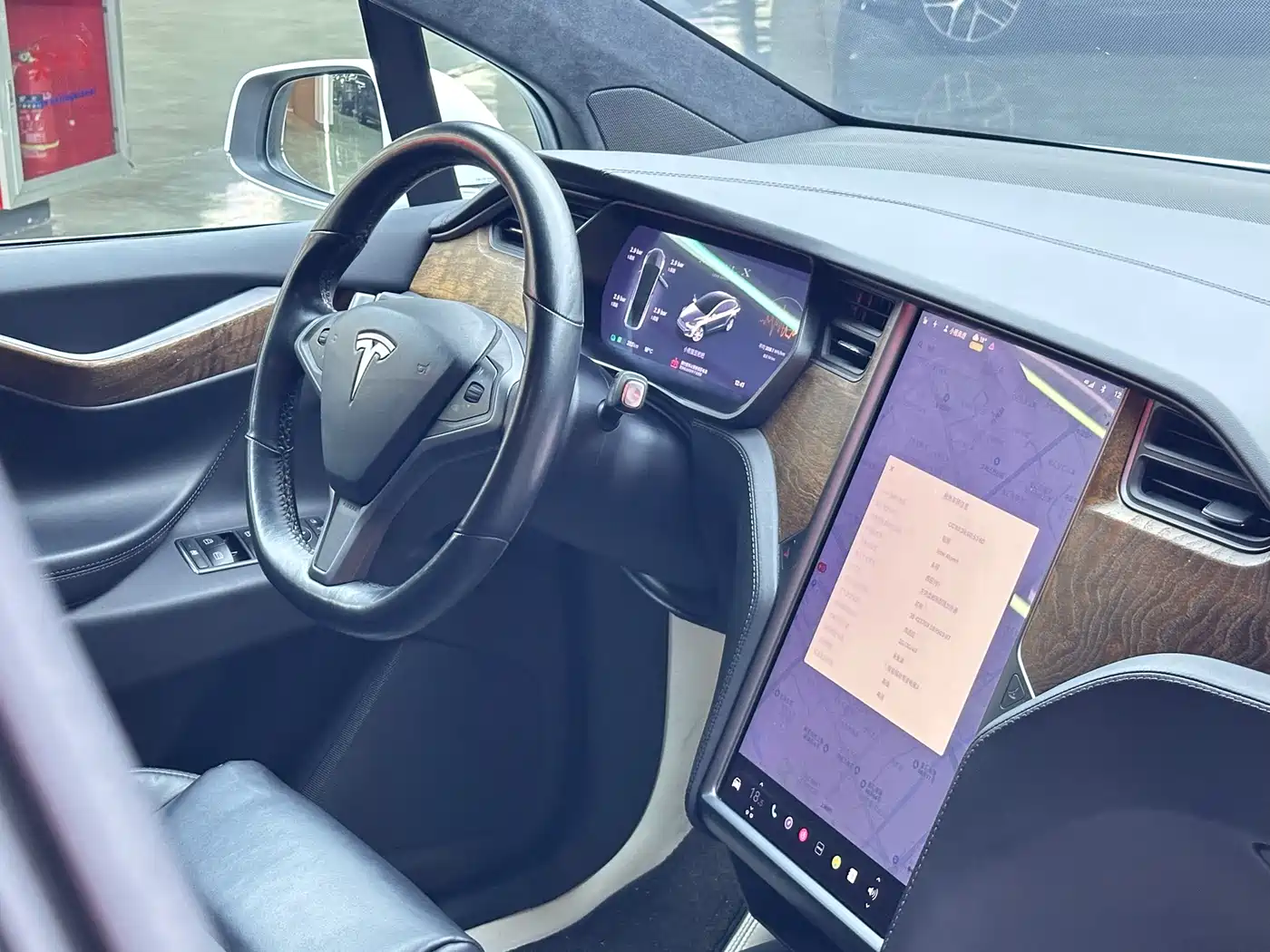TESLA MODEL X