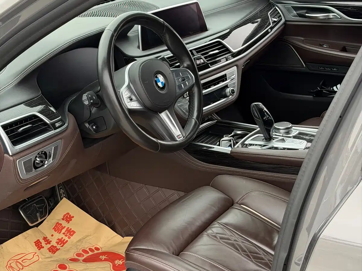 BMW 7 Series 2019 730Li M Sport Package фото 8