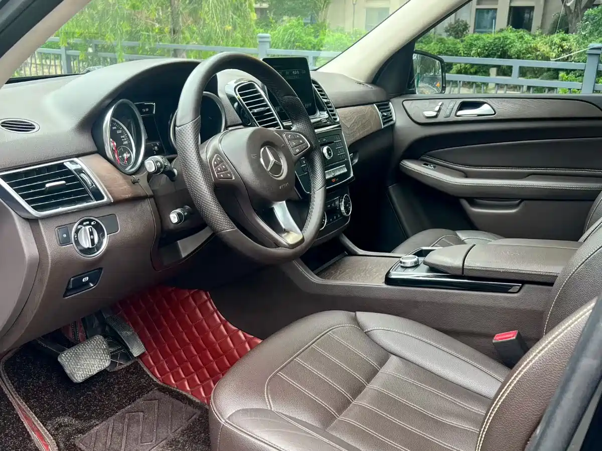 Mercedes-Benz GLE 2016 GLE 320 4MATIC Luxury фото 4