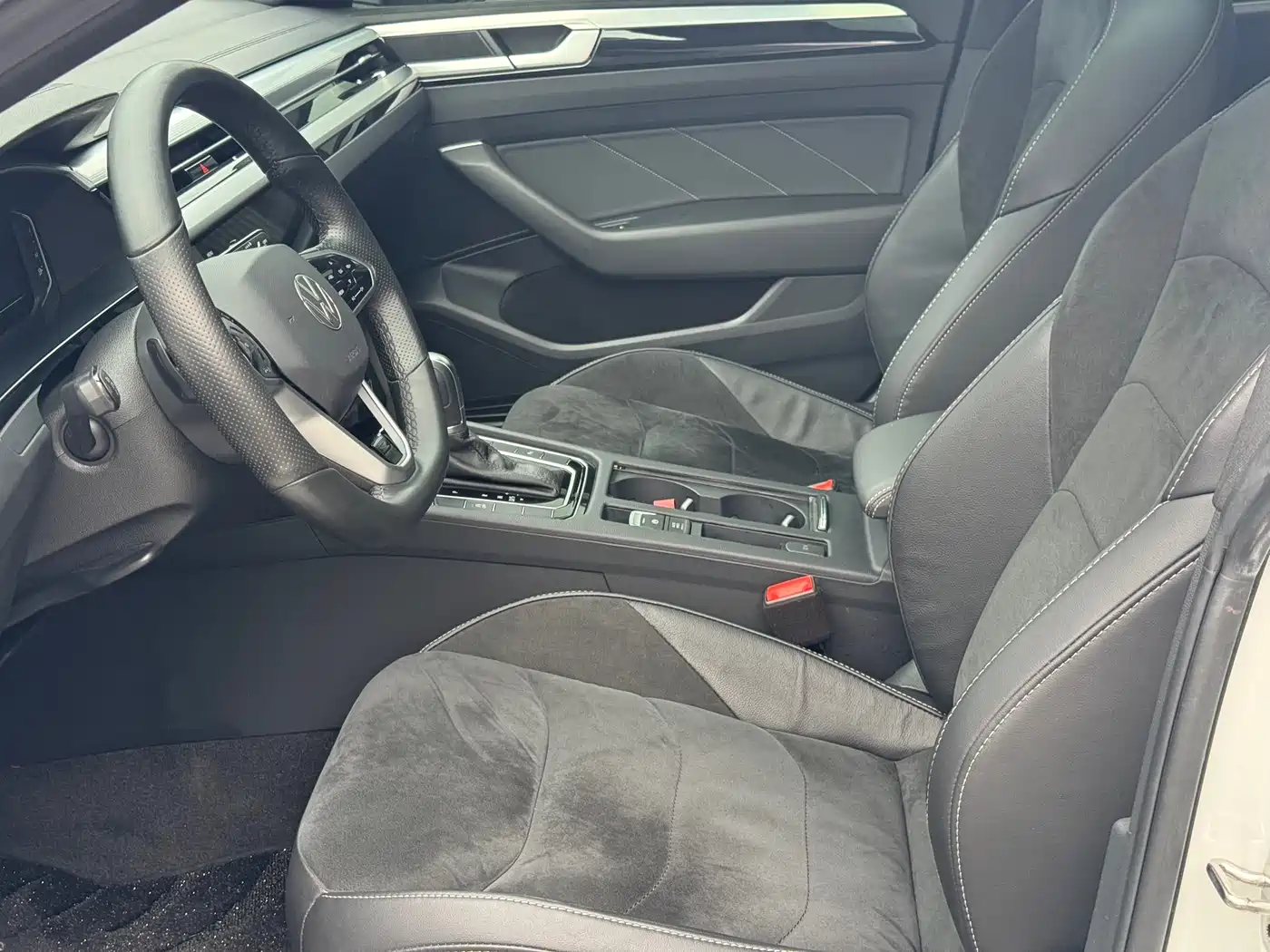 Volkswagen FAW-Volkswagen CC 2021 330TSI Dazzle Edition фото 9