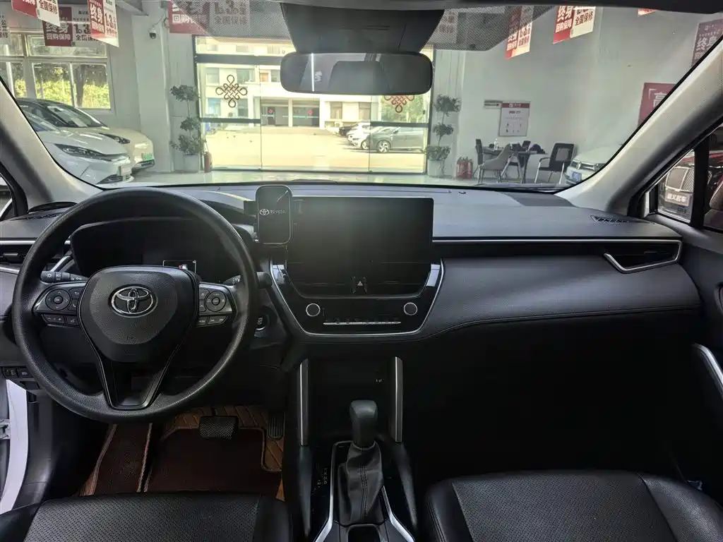Toyota Corolla Cross 2023 2.0L Elite Edition фото 6