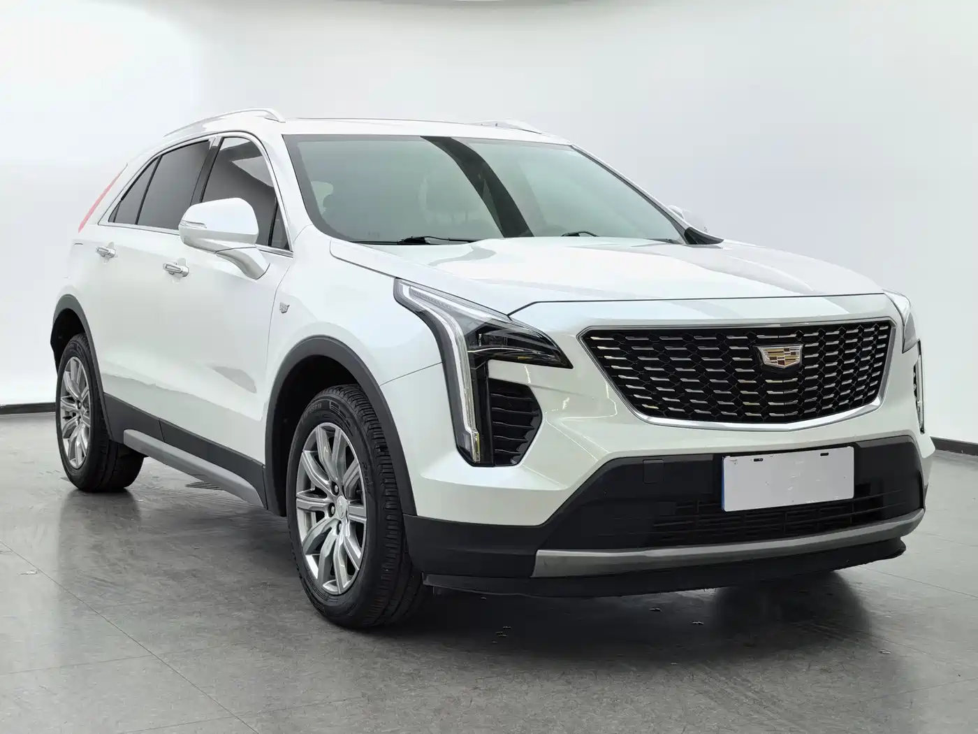 Cadillac XT4 2018 Model 28T 2WD Luxury фото 3
