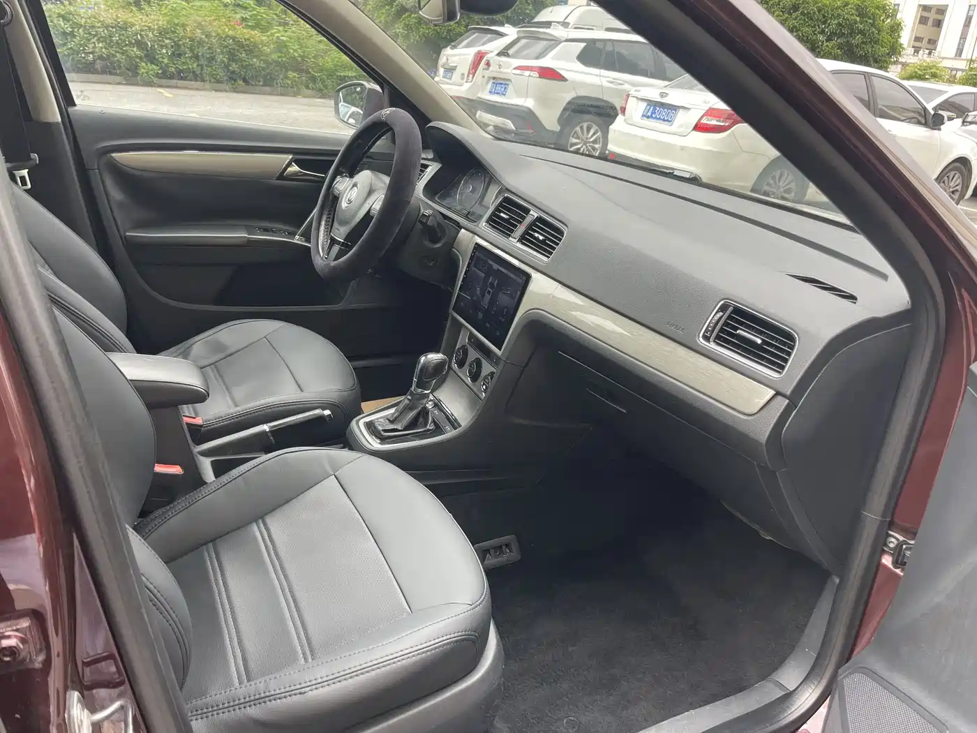 Volkswagen Lavida 2013 Facelift 1.4TSI DSG Luxury фото 8